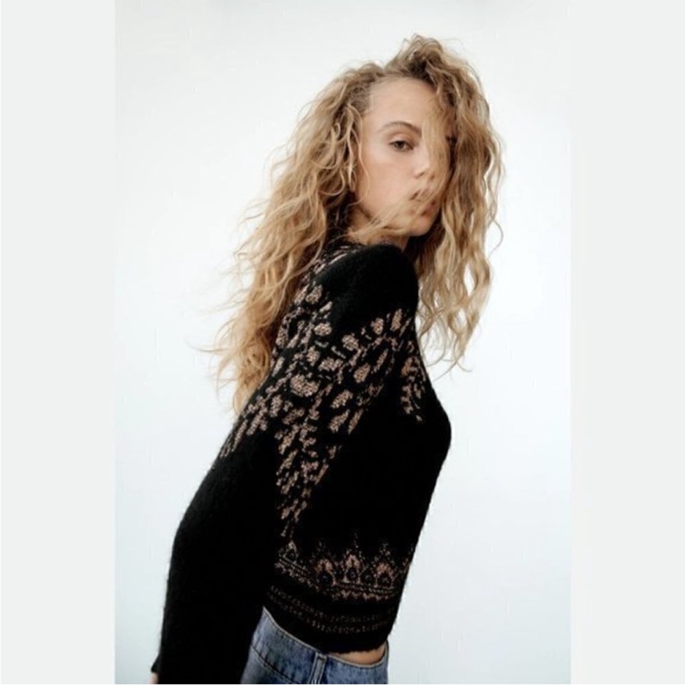 ZARA Gold Metallic Thread Jacquard Knit Sweater - Picture 3 of 9